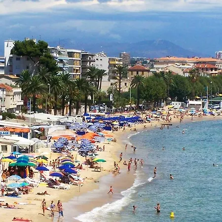 Appartement D'Une Chambre A Golfe Juan A 150 M De La Plage Avec Vue Sur La Ville Terrasse Amenagee Et Wifi Appartement *